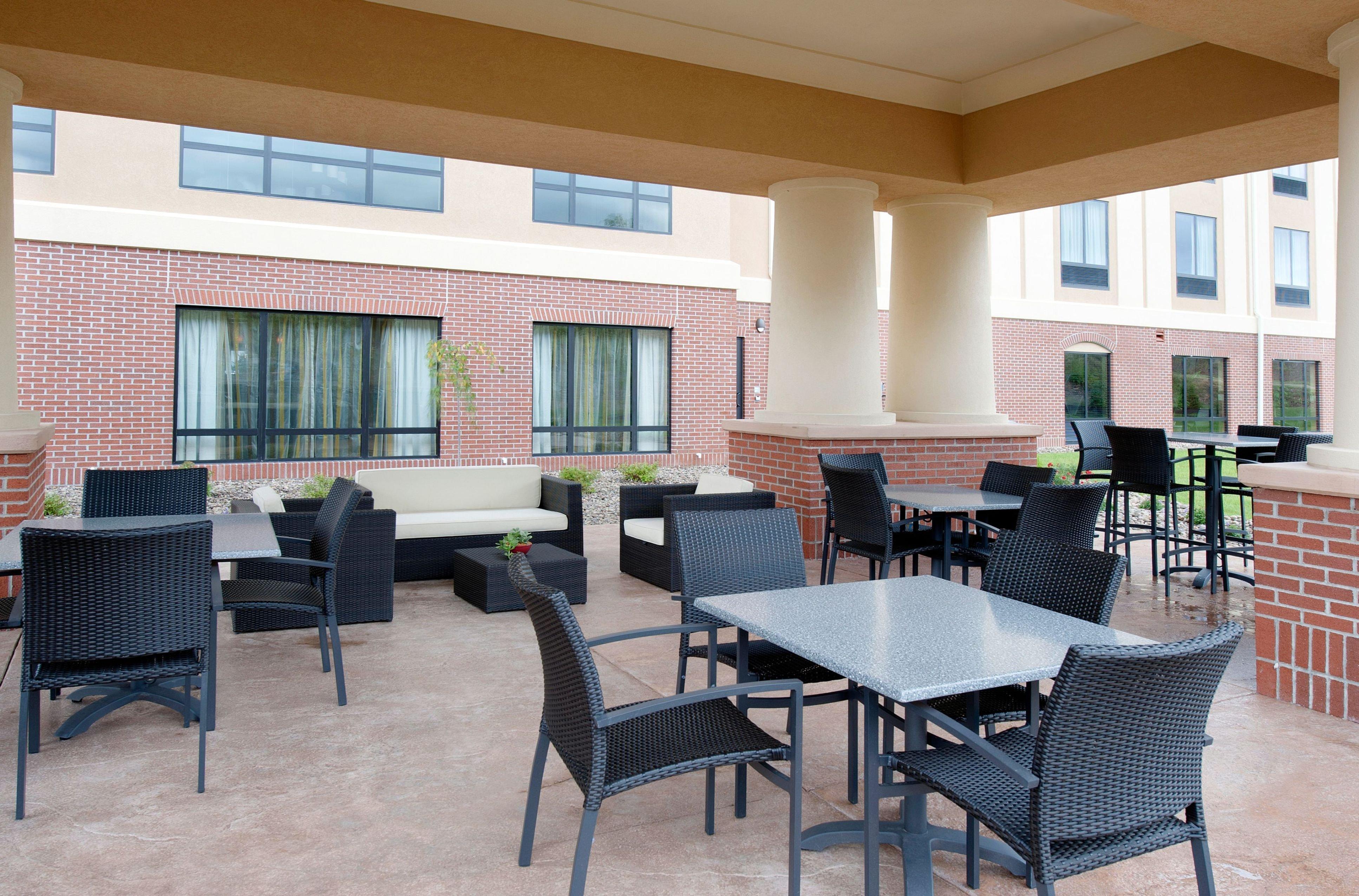 Holiday Inn Express Hotel & Suites Clearfield By Ihg Buitenkant foto